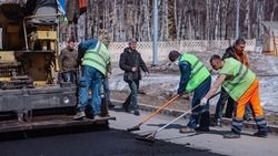 Около 300 дефектов покрытия устранили на дорогах в трех районах Сахалинской области