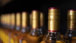 Торговлю алкоголем в День молодежи на Сахалине запретят особым законом