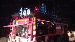 Спасатели потушили горящий автомобиль в Углегорске 