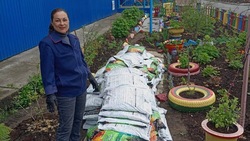 Двор на улице Дружбы в Поронайске помогла благоустроить местная предпринимательница