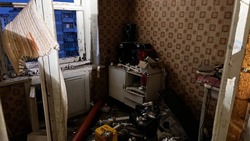 Двое мужчин пострадали после громкого хлопка в многоэтажке Шахтерска