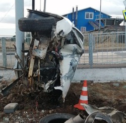 Toyota Chaser превратилась в груду металла из-за пьяного бесправника на Курилах
