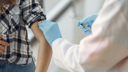 В России зарегистрировали новую вакцину от коронавируса