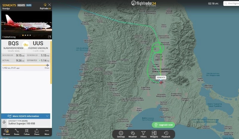 Самолет рейса Благовещенск — Южно-Сахалинск не мог приземлиться из-за циклона