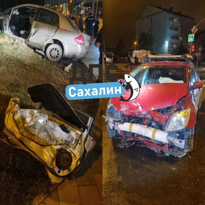 Иномарку отбросило на газон в результате ДТП на перекрестке в Южно-Сахалинске