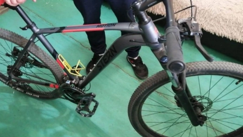 Парень украл велосипед во время расклейки объявлений в Южно-Сахалинске