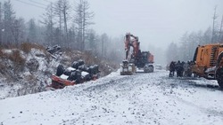 Смертельное ДТП произошло в Смирныховском районе: водитель большегруза не справился с управлением