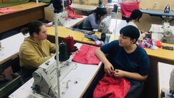 Студенты Сахалинского техникума сервиса сшили военным 520 комплектов нательного белья