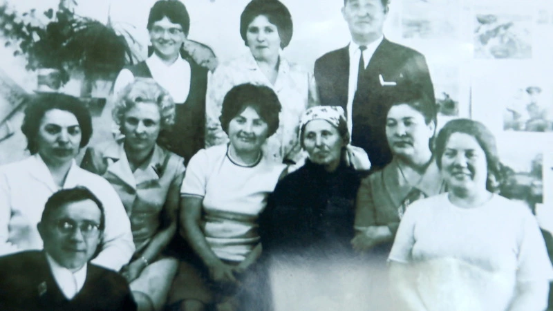 81-летняя учительница из «мертвого» поселка на Сахалине разыскивает своих учеников