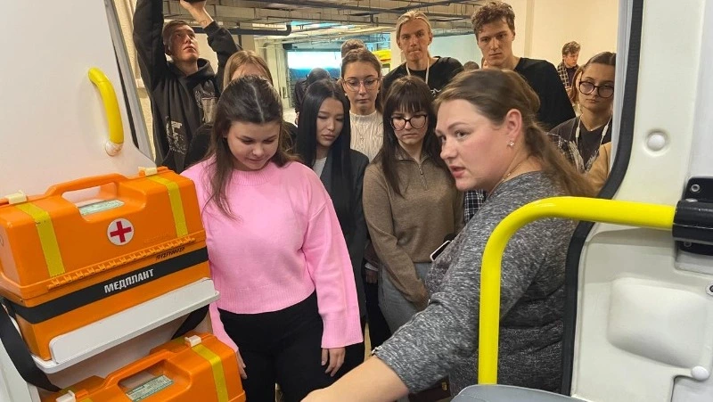 Будущим медикам Сахалинской области предложили старт карьеры в службе неотложной помощи
