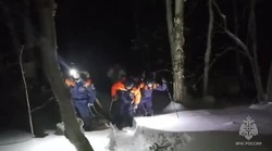 На Сахалине спасатели вывели из леса туриста, сбившегося с маршрута