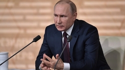 Количество контрольных в школах потребовал уменьшить Путин