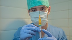 В Сахалинской области расширили список по обязательной вакцинации от коронавируса