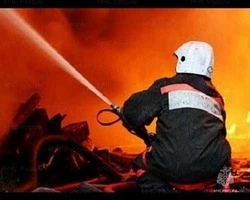 Бесхозное строение вспыхнуло в Углегорском районе 7 ноября