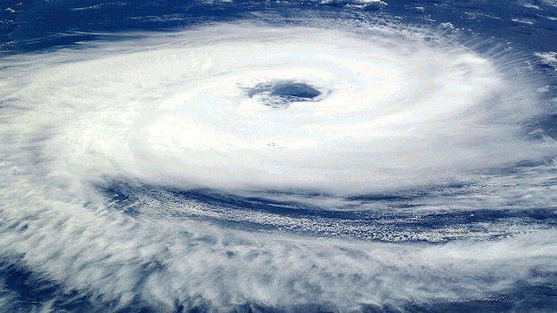 Циклон с Японского моря набирает силу на Сахалине