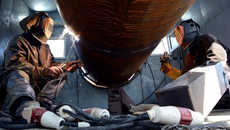 Названы профессии, по которым вырастут зарплаты в 2022-м