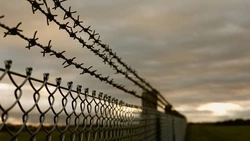 Жителя Томари отправили в колонию строгого режима за неудачное ограбление банка 