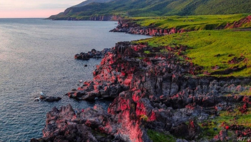 Лавовое плато Янкито попало в объектив камеры travel-фотографа на Курилах