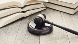 Житель Анивы проведет 9 лет в тюрьме за жестокое убийство знакомого стулом 