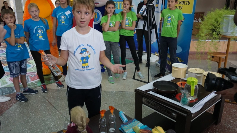 Сахалинские школьники прошли квест по безопасности в быту