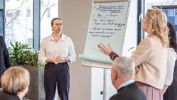 Вклад в будущее: в Корсакове педагоги обсудили, как помочь школьникам в построении карьеры