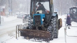 В Южно-Сахалинске в течение дня от снега расчистят больше 12 улиц