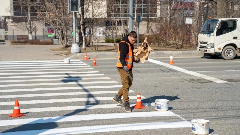 Дорожную разметку обновят на главных улицах Южно-Сахалинска 