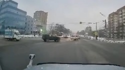 «Совсем попутал»: водителя возмутила колонна нарушителей ПДД в Южно-Сахалинске