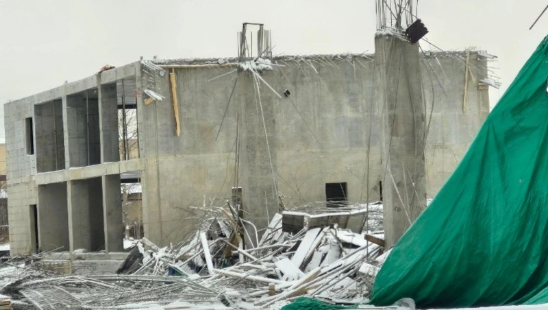 В региональном минздраве рассказали о состоянии пострадавших при обвале ангара в Южно-Сахалинске