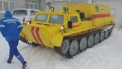 Врачи Охинской ЦРБ спасли тяжелого пациента в метель с помощью вездехода