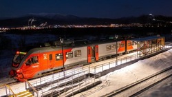 Два пригородных поезда отменят на юге Сахалина утром 1 января