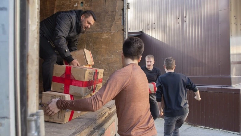 «В каждой посылке — тепло сердец сахалинцев»: островитяне отправили более 10 тонн помощи бойцам СВО