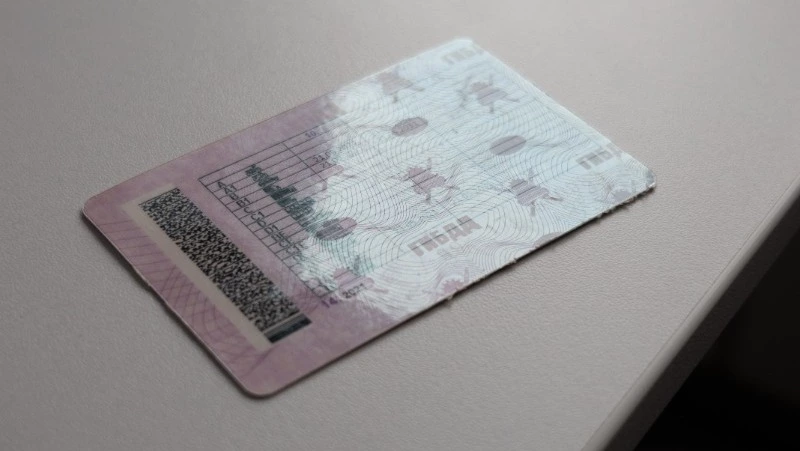 Вахтовик из Якутии предъявил ДПС на Курилах поддельные права на кран