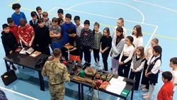 Сотрудники Росгвардии рассказали о своей работе школьникам Южно-Сахалинска