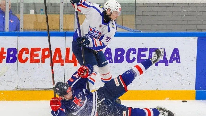 «Сахалинские Акулы» обыграли московские «Крылья Советов» по буллитам 