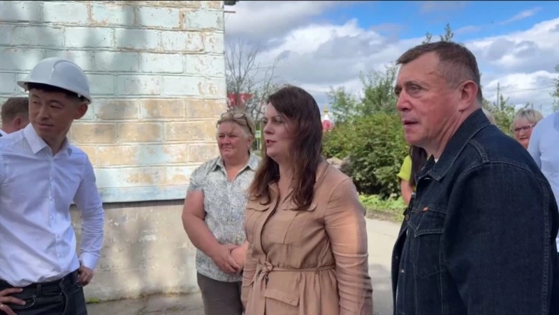 Губернатор проинспектировал капремонт подвалов в Аниве 