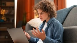 Жителям Сахалина рассказали о мерах защиты детей от вербовки в интернете