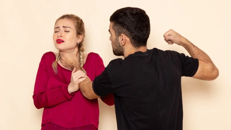 Жестокая драка двух влюбленных в Макарове закончилась свадьбой вместо суда 