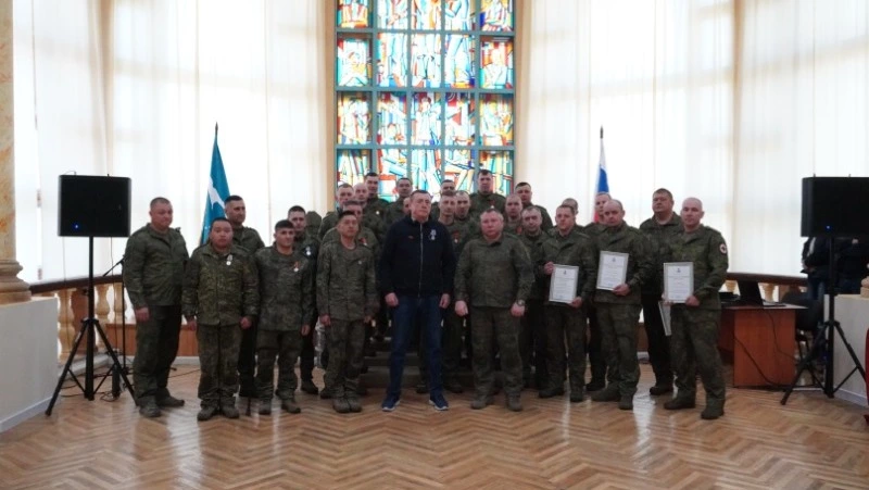 Губернатор Валерий Лимаренко встретился с бойцами в донецком Шахтерске