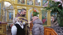 Священник с Сахалина посетил храм Иоанна Богослова в Шахтерске