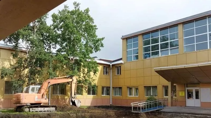 В Корсакове у КДЦ «Океан» благоустроят зону отдыха с зеленью и скейт-парком