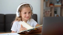 Школьников в Охинском районе отправили на «удаленку» из-за циклона