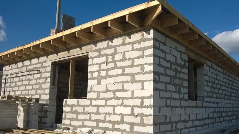 Более 400 сахалинских прорабов отчитываются о ходе стройки в режиме реального времени