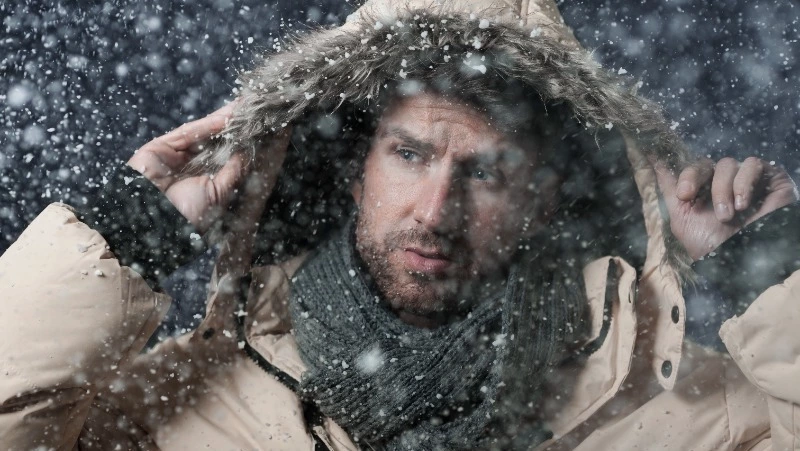 Мужчину с сильным обморожением нашли спасатели на Итурупе 