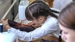 Школьники из Южно-Сахалинска сшили мобилизованным более 80 балаклав