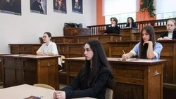 В Рособрнадзоре напомнили об аннулировании первых баллов при пересдаче ЕГЭ