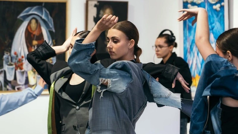 Пластический театр и поэты выступили в рамках проекта «Поющий музей. Глава вторая» в Южно-Сахалинске