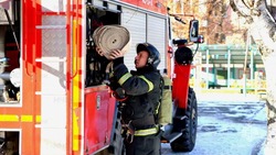 Хозпостройка загорелась в Ногликском районе 28 августа
