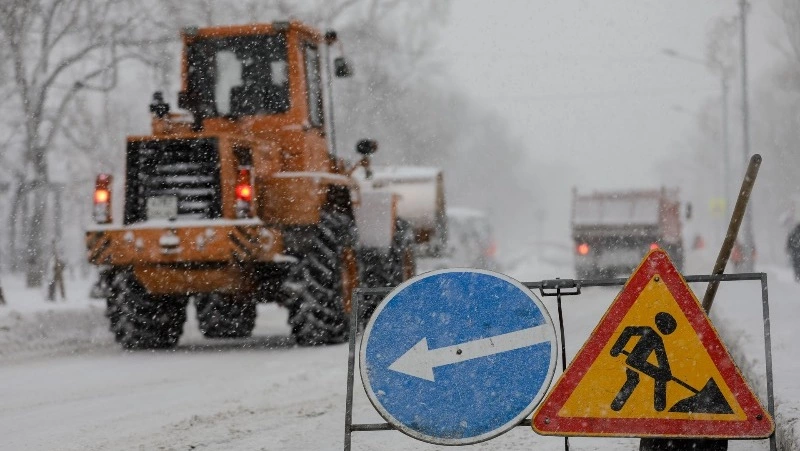 Более 110 единиц техники будут работать в Южно-Сахалинске в ночь на 14 марта