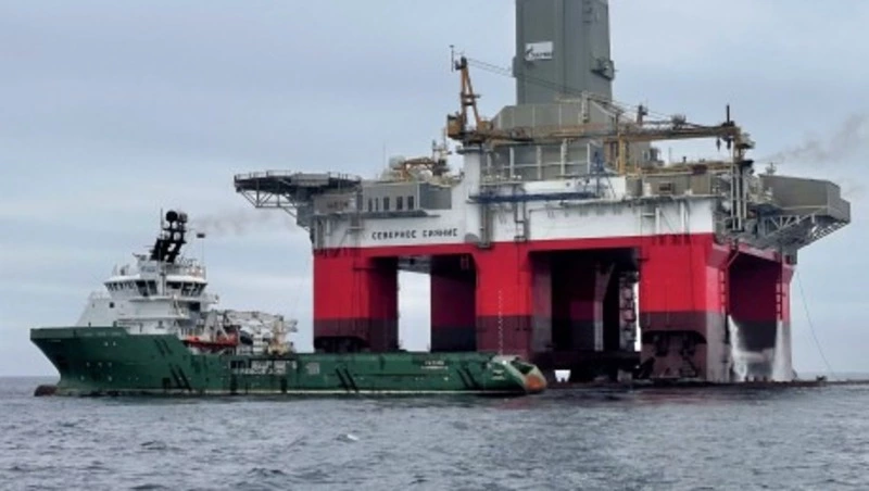 Буровая платформа «Северное сияние» вернулась на Сахалин после ремонта в Китае